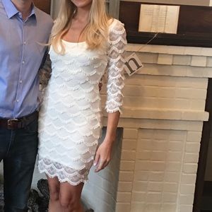 Guess scalloped lace ivory dress size 0